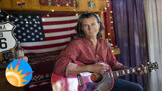 Roger Clyne sings &quot;Banditos&quot; in an exclusive backyard performance during the pandemic