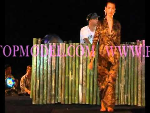 Trabalho de modelo de Phuket Jim Thompson desfile de moda