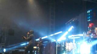 01 Black Milk + Band "Danger/Keep Going" live from the Drumset cam @ Roskilde Festival 6.30.11
