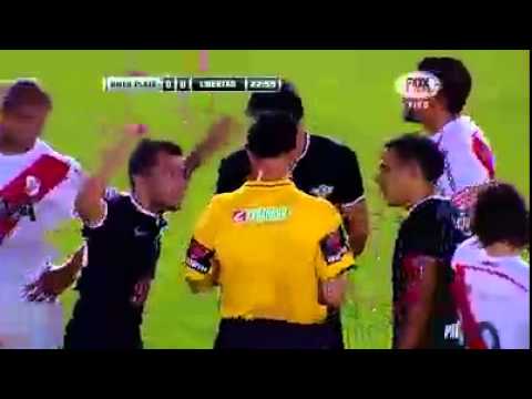 Agresión y roja para Barreiro