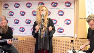 Kendra Morris interprète &quot;POW&quot; dans les studios de RFM