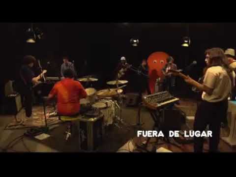 Little Jesus, Girl Ultra - Fuera De Lugar