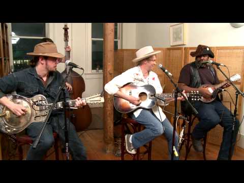 South Memphis String Band - "Jesse James" at Music in the Hall: Episode Twelve