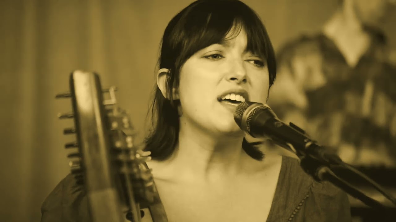 Romany + David Gilmour - Between Two Points (Right & Wrong Mix) - A Myleslandia Sound + Vision Mix!