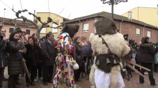 preview picture of video 'CARNAVALES 2013 GUIRRIOS MADAMAS ANTRUEJOS. Llamas de la Ribera'