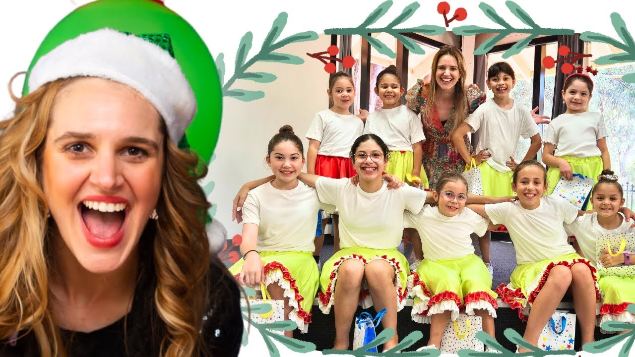 Christmas Song in Spanish I Christmas Dance I El Ritmo Students