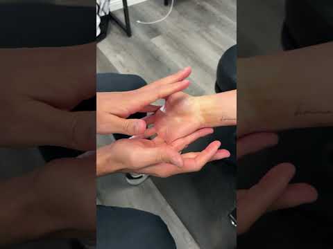 Little hand massage with our CBD cream