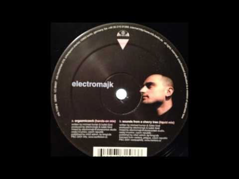 Electromajk - Sounds From A Cherry Three (Liquid Mix)
