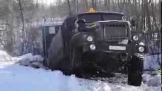 урал проезжает через жесткий брод