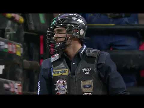 Jordan Hansen rides Machinery Auctioneer's Mack Daddy (PBR)