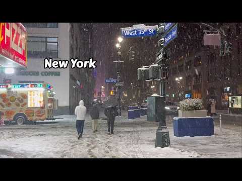 Snowfall In Times Square Nyc Walking In New York City In The Winter Snow 4k