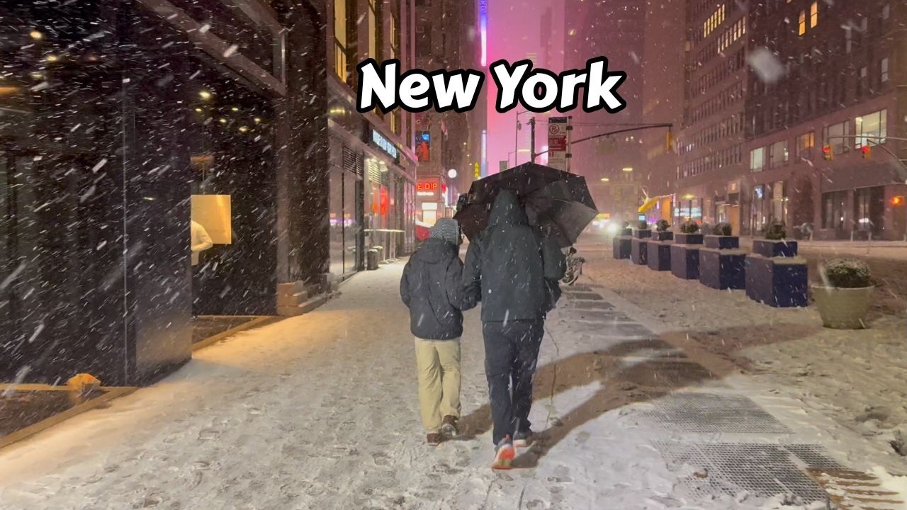 Snowfall In Times Square Nyc Walking In New York City In The Winter Snow 4k