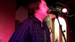 The Wave Pictures perform "Great Big Flamingo Burning Moon" at the 100 Club, London