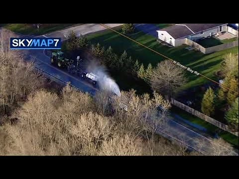 Plumes of a toxic gas that leaked in a northern Chicago suburb Thursday morning sent dozens of people to hospitals and prompted an order for residents to stay locked inside their homes with windows shut tight, officials said. (April 25)