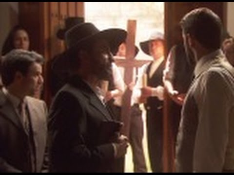 Fanáticos extremistas asaltan a los Santacruz