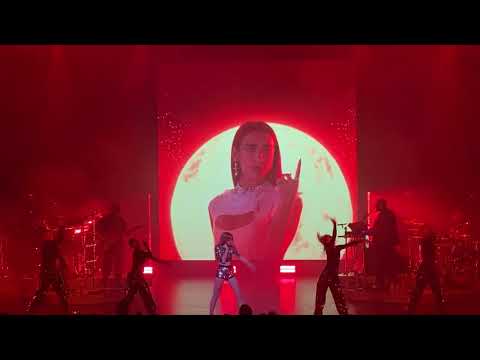 Fever - Angèle ft. Dua Lipa - Vancouver 06-Apr-2023 - Concert - Nonante-Cinq - QE Theatre - IMG 8463