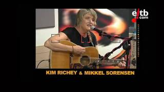 Kim Richey sings &quot;Straight as the crow flies&quot; at La Jungla Sonora (Radio Euskadi)