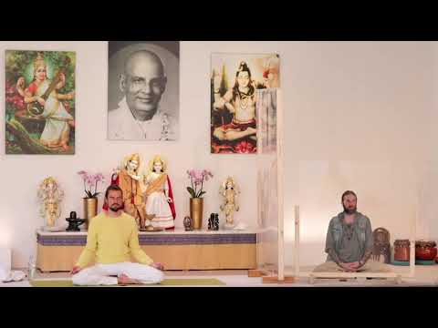 Yogastunde Mittelstufe "Umkehrstellungen"  - Yoga Vidya Live,  28.03.2022, 16:15 Uhr