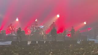 Manu dans l&#39;cul   Des P&#39;tits sous Saez Live @ Dome de Marseille 20.11.19