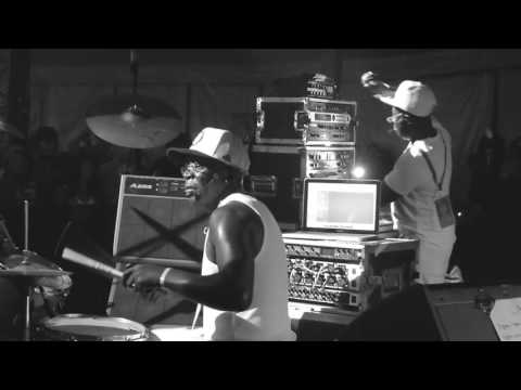 DUB CAMP FESTIVAL 2016 - BLOOD SHANTI in Oneness with FUZZY DEE ▶ "Zulu Warrior" AGOBUN SOUND SYSTEM