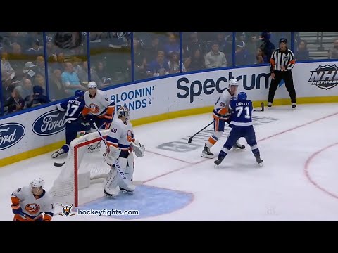 Brock Nelson vs Anthony Cirelli Nov 15, 2021