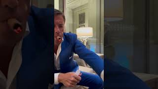 “Lighting Up Luxury: An Italian in Dubai’s Versace Hotel Ignites a Cigar, The Traditional Way”
