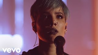 Halsey - Hold Me Down (Live Performance) (Vevo LIFT)