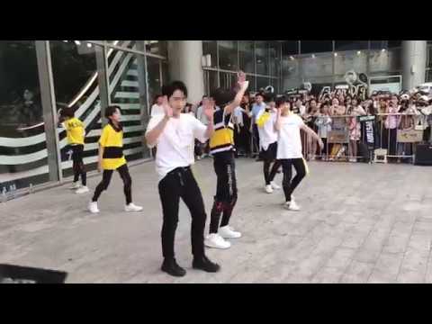 BOY STORY BUSKING in TianJin - Oh My Gosh (Fancam 1)
