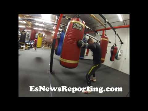 Greek fighter Dennis Dauti at RGBA Oxnard working heavy bag - EsNews Boxing