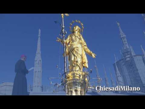 La preghiera di Delpini di fronte alla Madonnina per i milanesi e la diocesi La preghiera di Delpini di fronte alla Madonnina per i milanesi e la diocesi