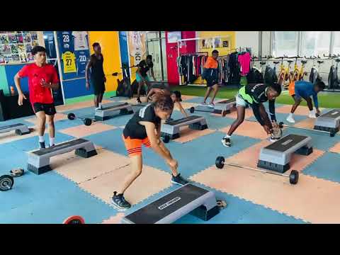 "Athletic class 💪 Strength, Explosiveness 💥, Agility ⚽.#academia #fitness #fitnessmotivation 