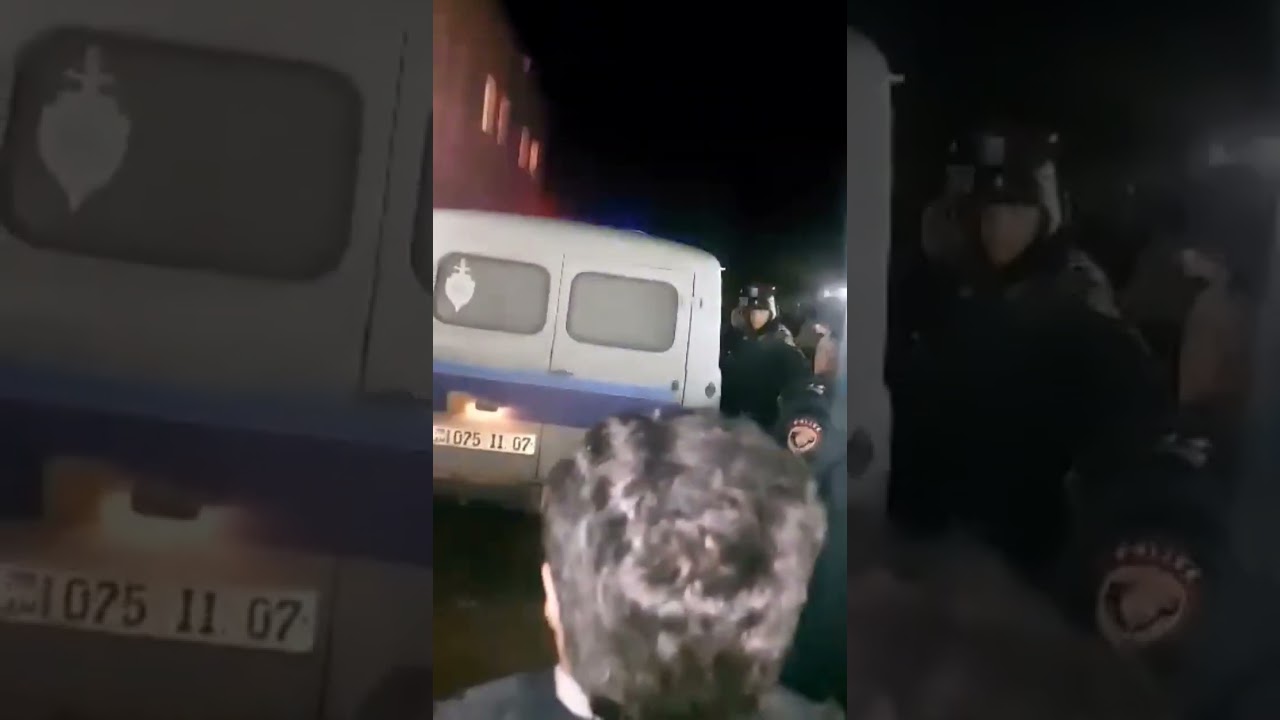 Աշխատակիցները ծափերով են դիմավորում Վարդենիսի տուն-ինտերնատի տնօրենին 