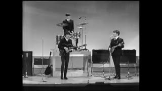 Download lagu The Beatles - Live At The Empire Theatre, Liverpool, England (December 7, 1963) mp3