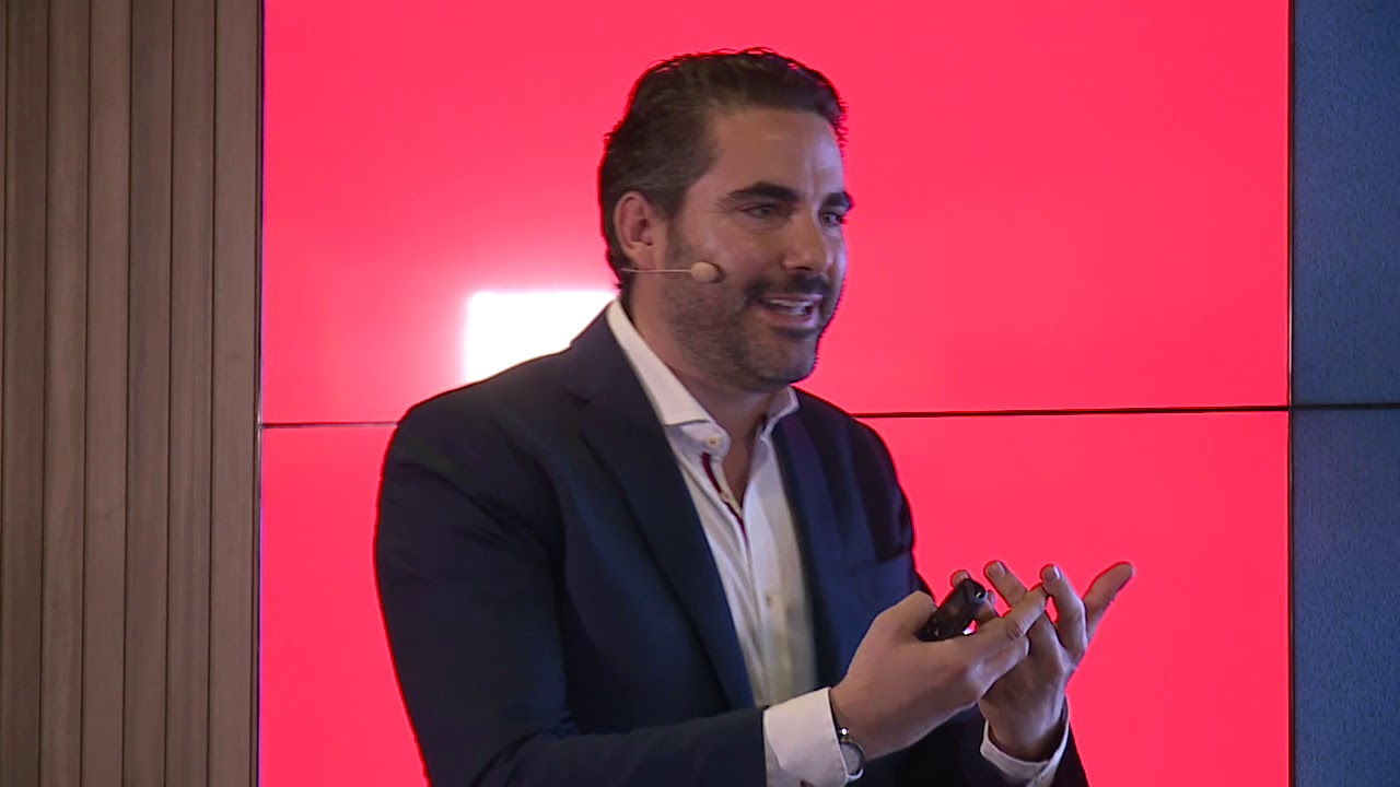 El problema no es el vendedores, sino el método de venta | Manuel Serrano Ortega | TEDxChamartín