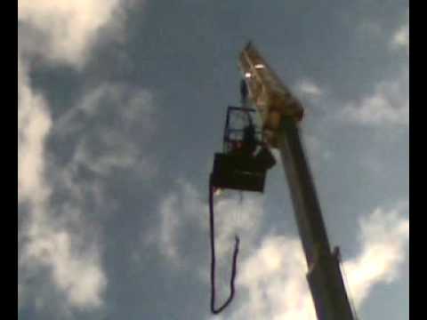 XXXPERIENCE - Bungee Jump com a bandeira do Galo