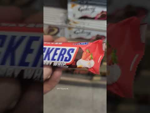 New Snickers Berry Whip Chocolate 🍫 🍓🍫 Price - Rs 60 in India