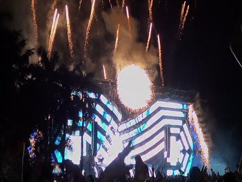 Zedd finale at Ultra 2016 "Alive" by Empire of the Sun