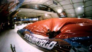 preview picture of video 'Schans met Big Airbag - SnowWorld Zoetermeer'