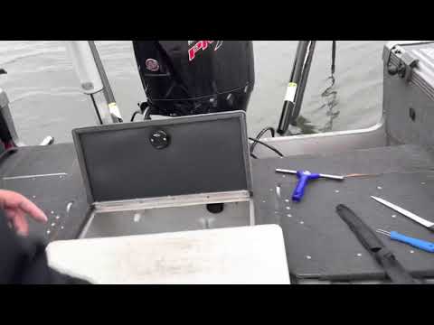 MIKAN KEITTIÖSSÄ Ahvenen fileointia ja pakkaamiskikka vakuumiin. (Ahvenet on papitettu & verestetty)