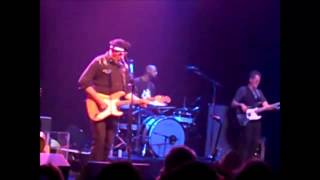 Richard Thompson  -  If Love Whispers Your Name - Chicago - @ the  Vic 2015. Epic guitar solo ending