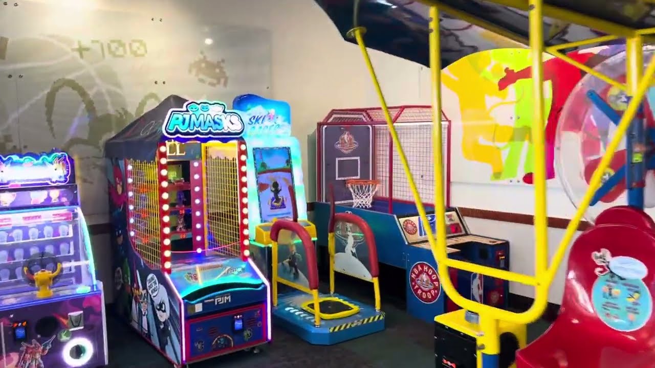 The RAREST Chuck E Cheese Ever?! Rare Games and More At Chuck E Cheese in Irving TX!