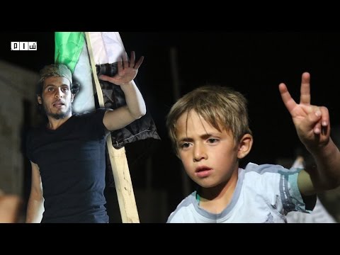 مظاهرة مسائية في مدينة معرة النعمان في ريف إدلب