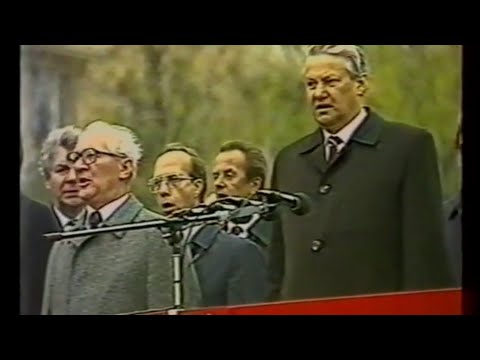 Boris Yeltsin & Honecker and Gorbachev sings The Internationale inaugural Ernst-Thälmann Statue 1986