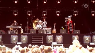 Kitty, Daisy and Lewis - Going up the country