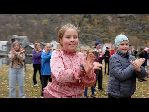 BlimE! - Den ene - Lærdalsøyri skule 2022