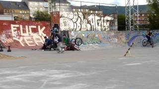 preview picture of video 'Bembibre Skatepark #1'