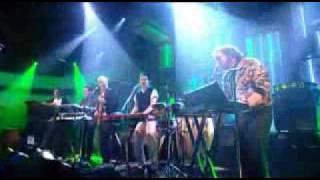 Hot Chip - Hold On - Live on Jools Holland