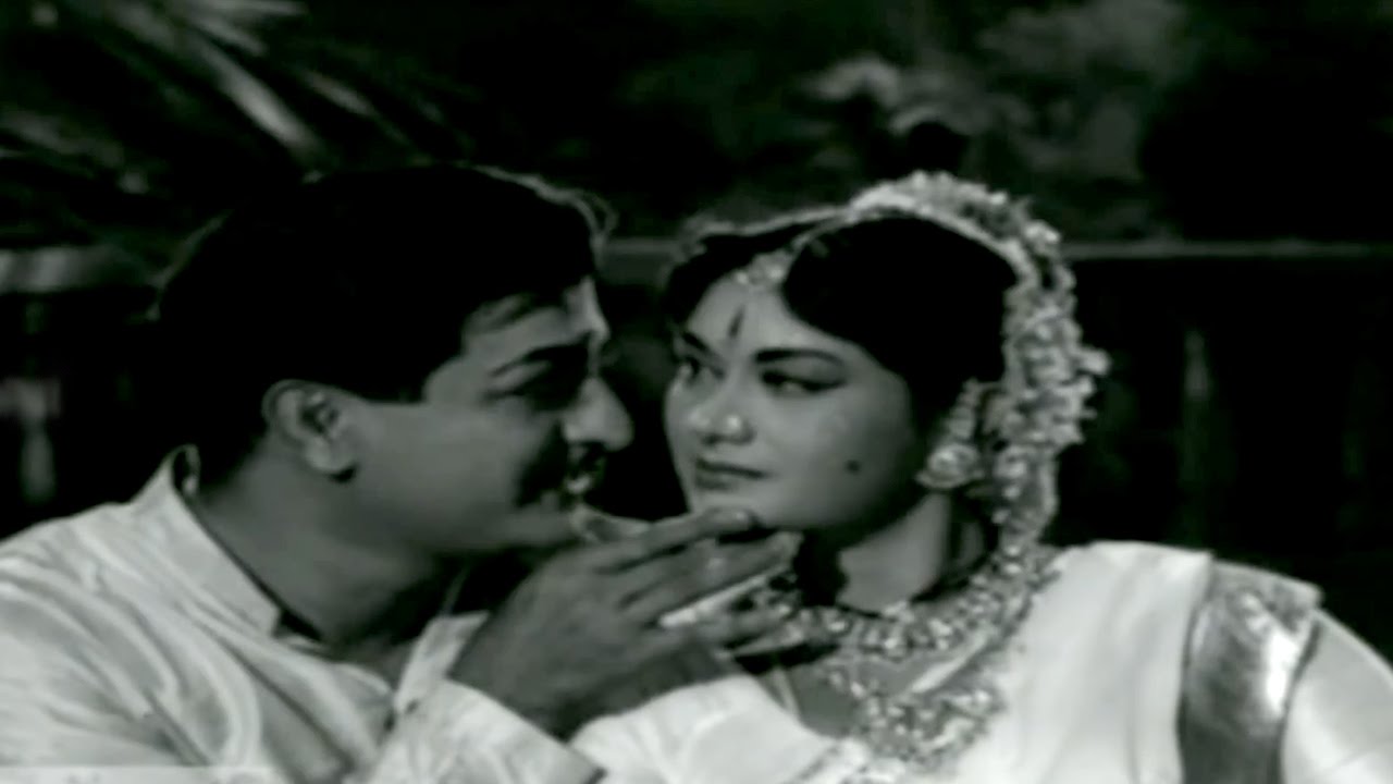 Tholivalape Pade Pade Lyrics  | Devata 1965