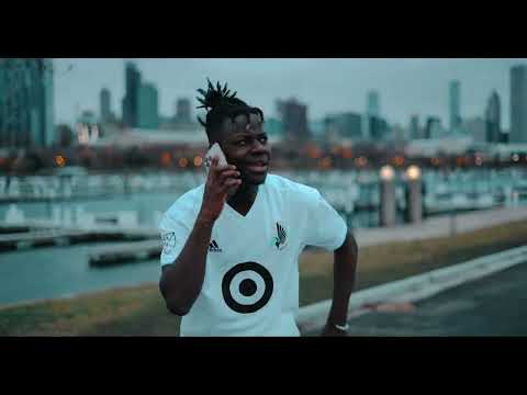 Súper Mike - Reverencia  (Official Video)