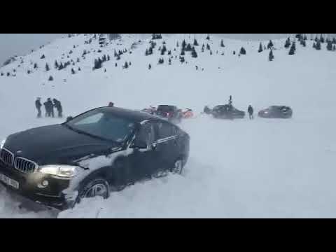 turisti in pericol intre Cabana Dichiu si Cabana Piatra Arsa